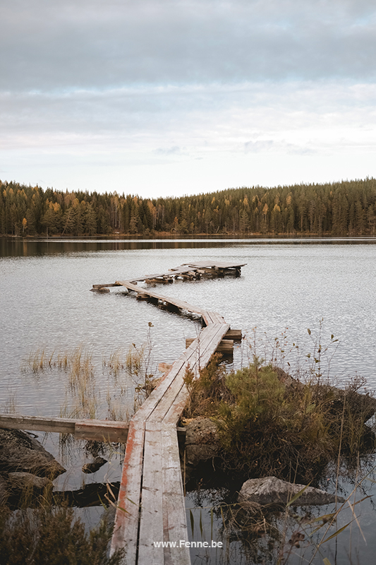 Wandering around in Sweden, hiking, photographing nature and soaking up inspirations for artwork. www.Fenne.be