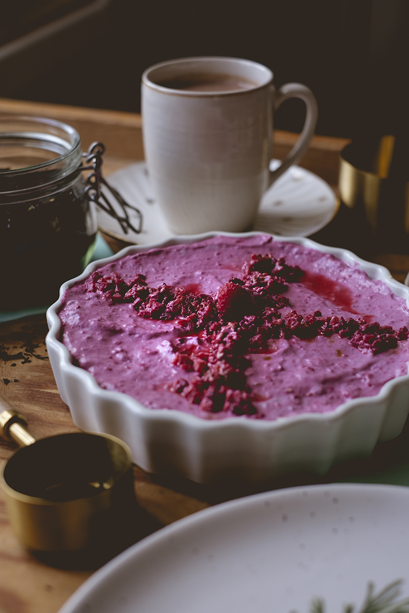Rawfood vegan raspberry cheesecake, Swedish summer fika, food photography with Fujifilm Xt4, www.Fenne.be