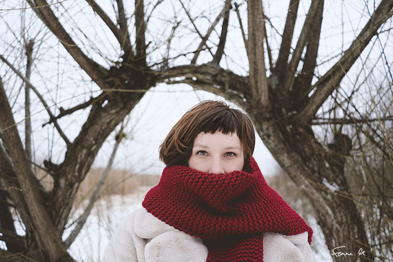 Creating self-portraits with Fujifilm xt-4 camera, Dalarna, Sweden, portrait photography, Instagram photoshoot, snow landscape, frozen lake, www.Fenne.be