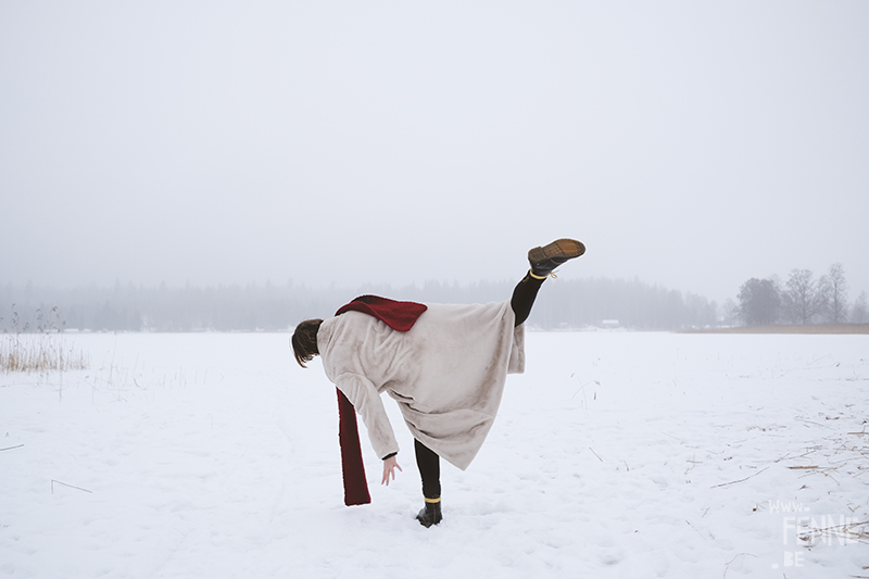 Creating self-portraits with Fujifilm xt-4 camera, Dalarna, Sweden, portrait photography, Instagram photoshoot, snow landscape, frozen lake, www.Fenne.be