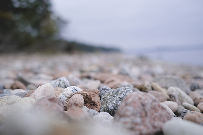 Rocky beach in Sweden, fossils, stone beach, resa i sverige, bilturer, Billudden Uppsala, www.Fenne.be