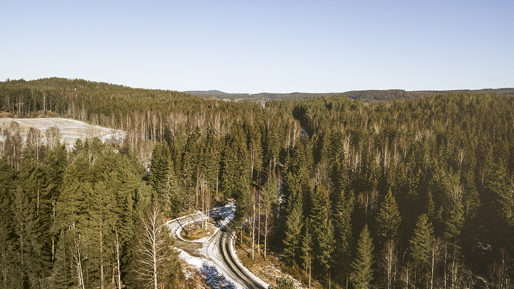 DJI mavic drone shot Nordics lake. Nature photography, www.Fenne.be