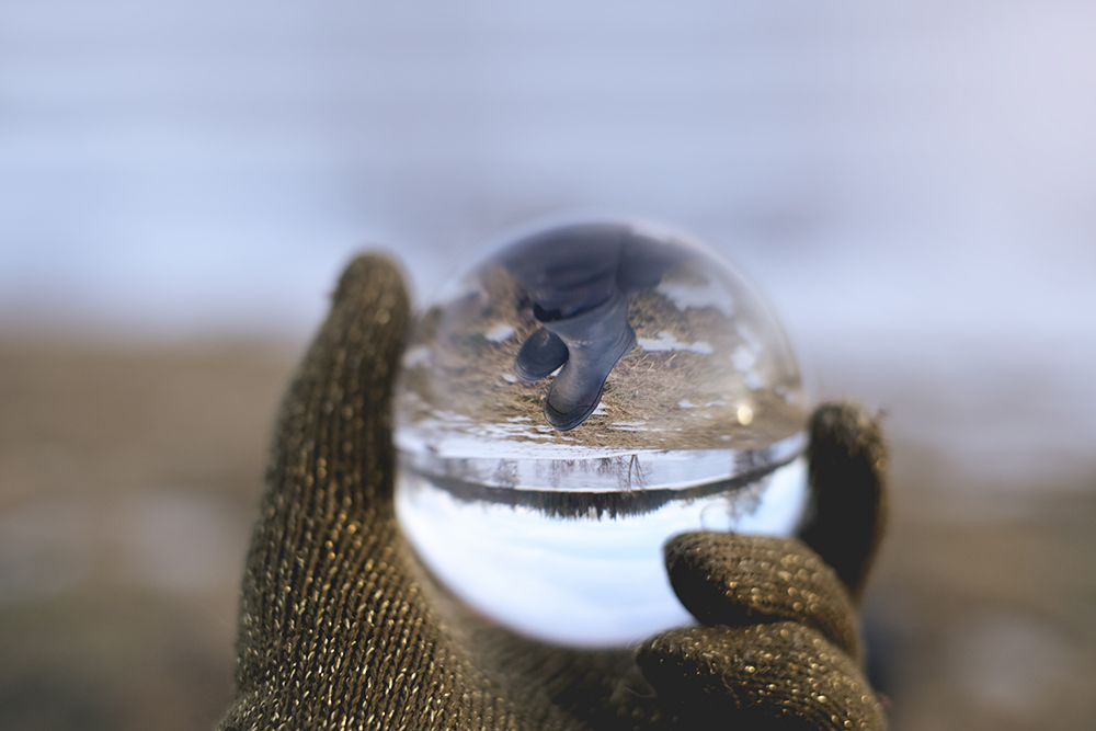 Crystal glass ball nature photography, Nordic nature, Nordic winter, creative outdoor photography, www.Fenne.be