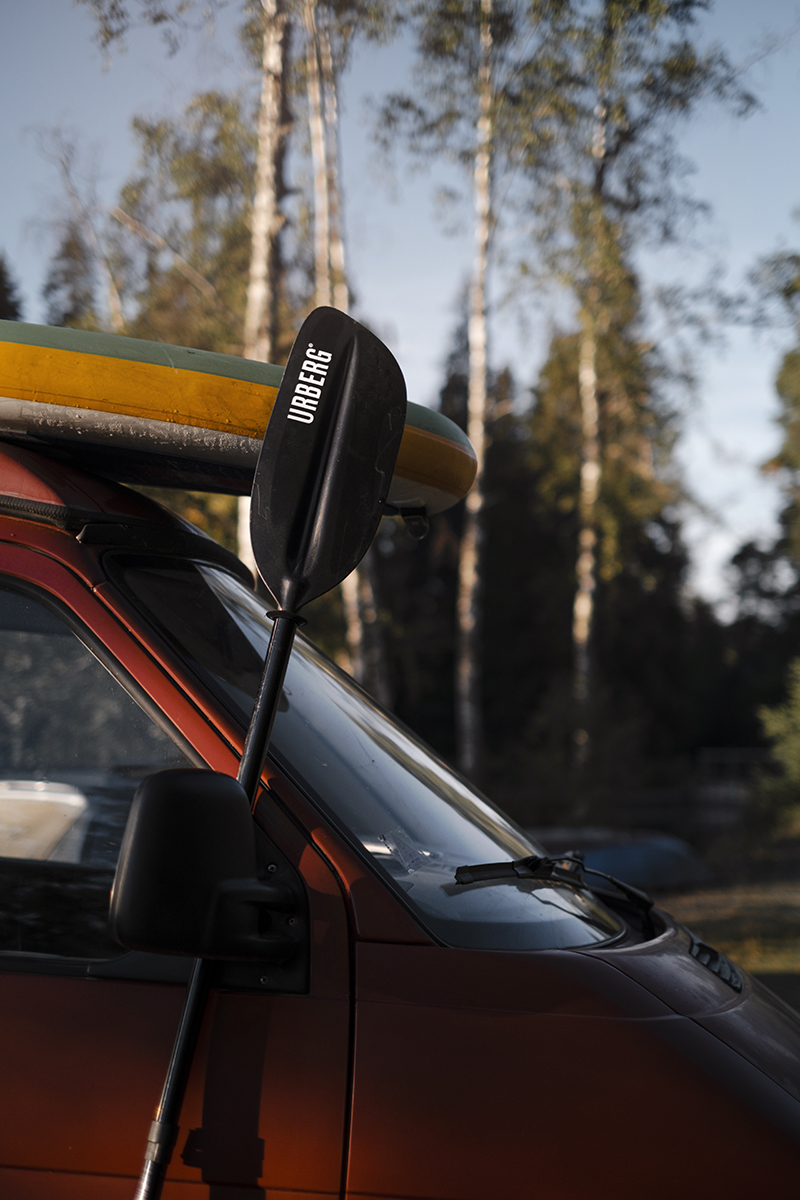 Sup & sunset, camping with the Volkswagen California in Sweden, paddling the lake, www.Fenne.be