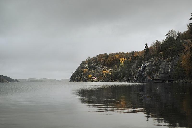 Traveling Sweden with dogs, nature photography, hiking with dogs, airbnb home, Hamburgsö, Bohuslän, www.Fenne.be