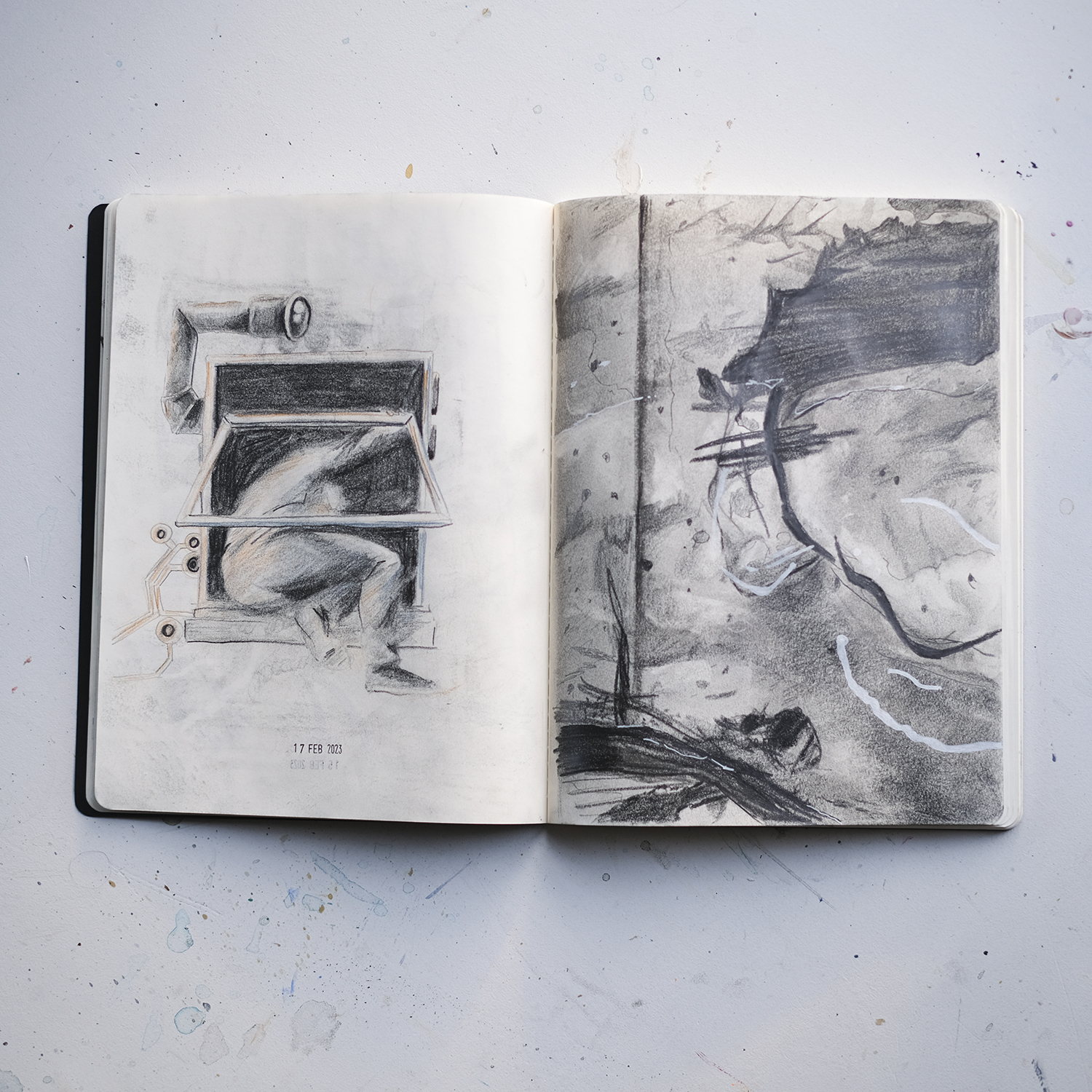 Inside my sketchbook, moleskine sketchbook, illustration, illustrator, pencil drawings, daily sketching, www.Fenne.be