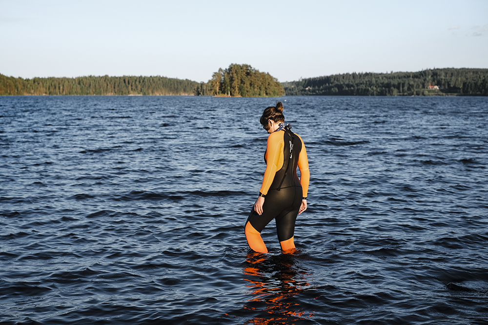 Open water swimming, lake swimming, Orca wetsuit, wild swimming, Sweden, www.Fenne.be