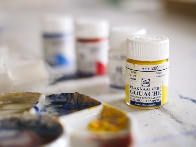 Gouache paint in pans, mixing gouache paint, gouache sketchbook illustration, www.Fenne.be