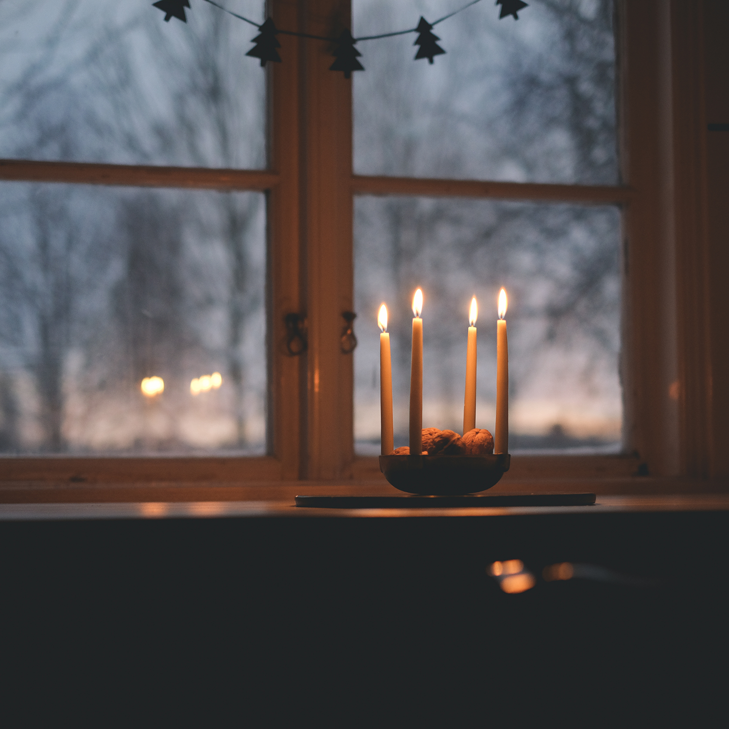 Winter solstice in Sweden, winter aesthetic, hygge, candles, www.Fenne.be