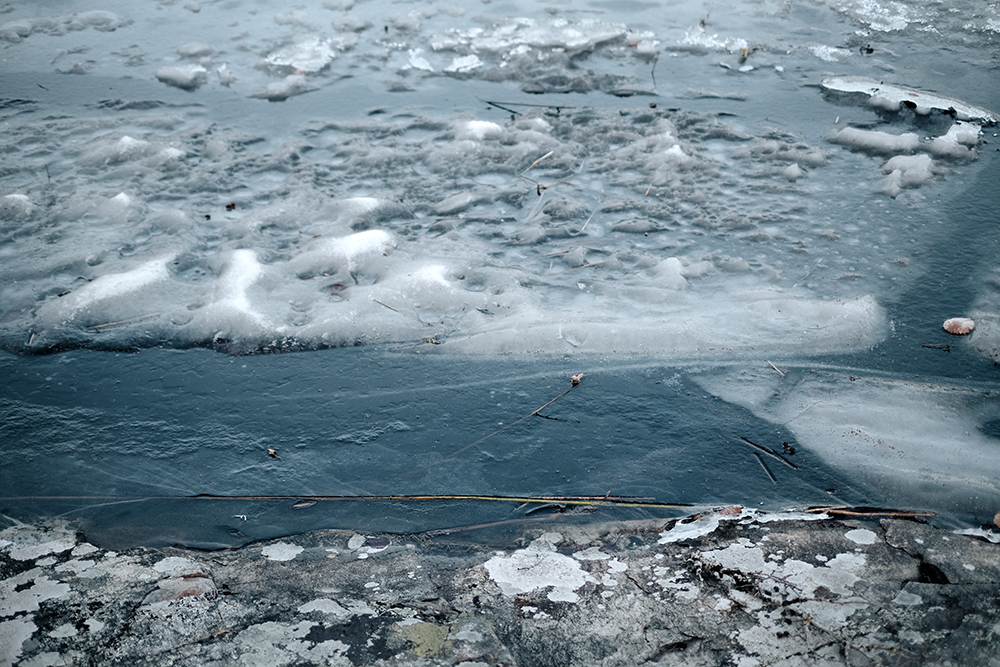 Textures of early spring, photo documentary, Sweden, Nordic spring, frozen lake, www.Fenne.be